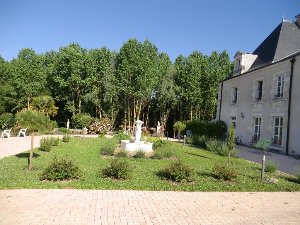 Chateau Sainte Marie Hotel Dompierre-sur-Charente ภายนอก รูปภาพ